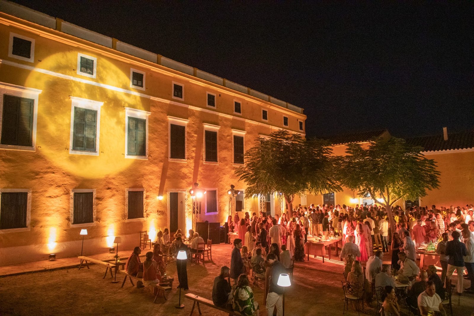 Jardines históricos de Binissuès preparados para bodas y eventos